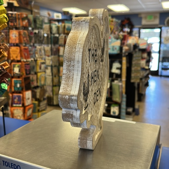 Rustic Chicken Shaped Sign - Picture 2 of 5